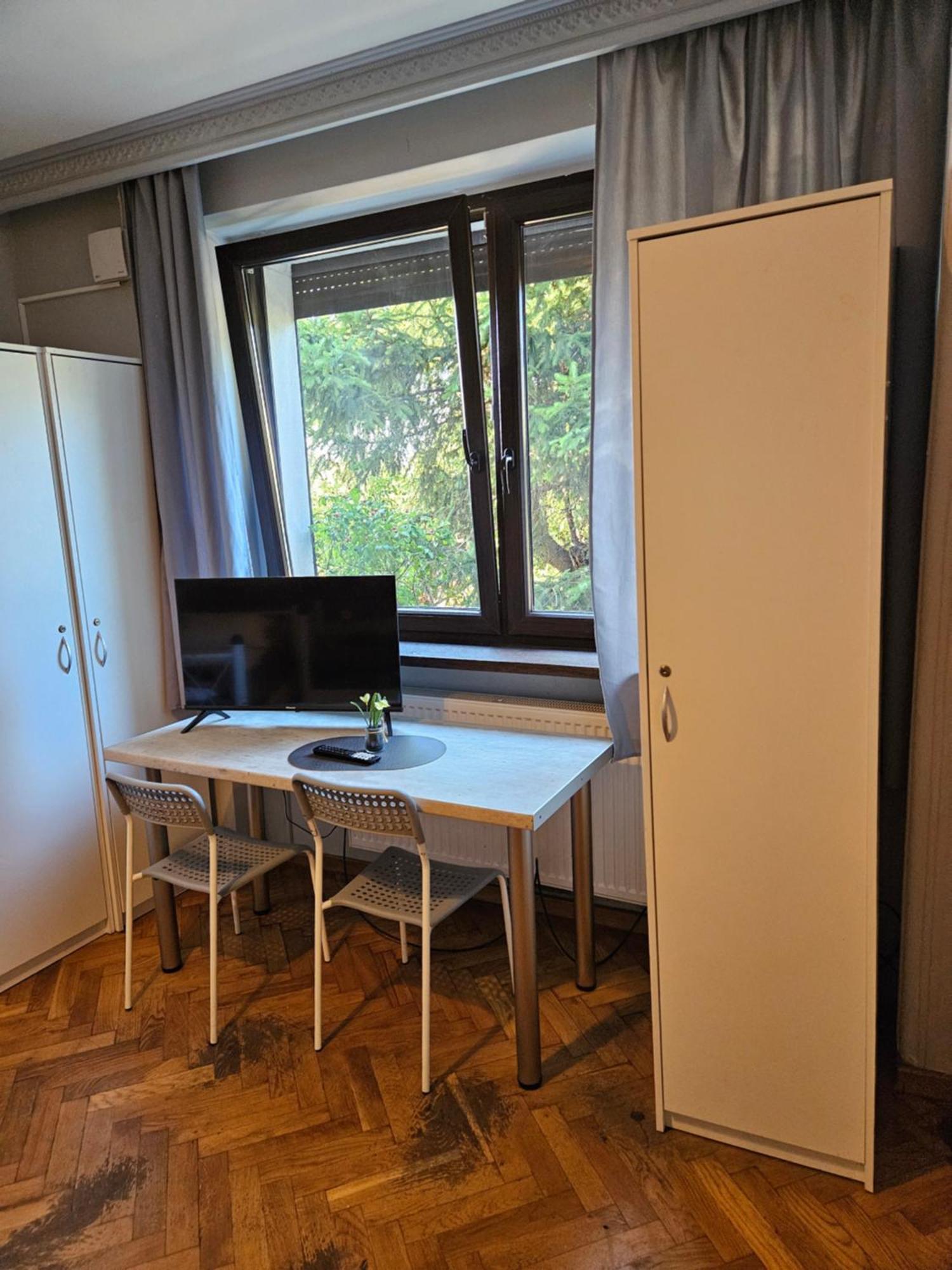 Pokoje Pracownicze Кімнати Для Працівників,Гуртожиток Swarzędz Exterior foto