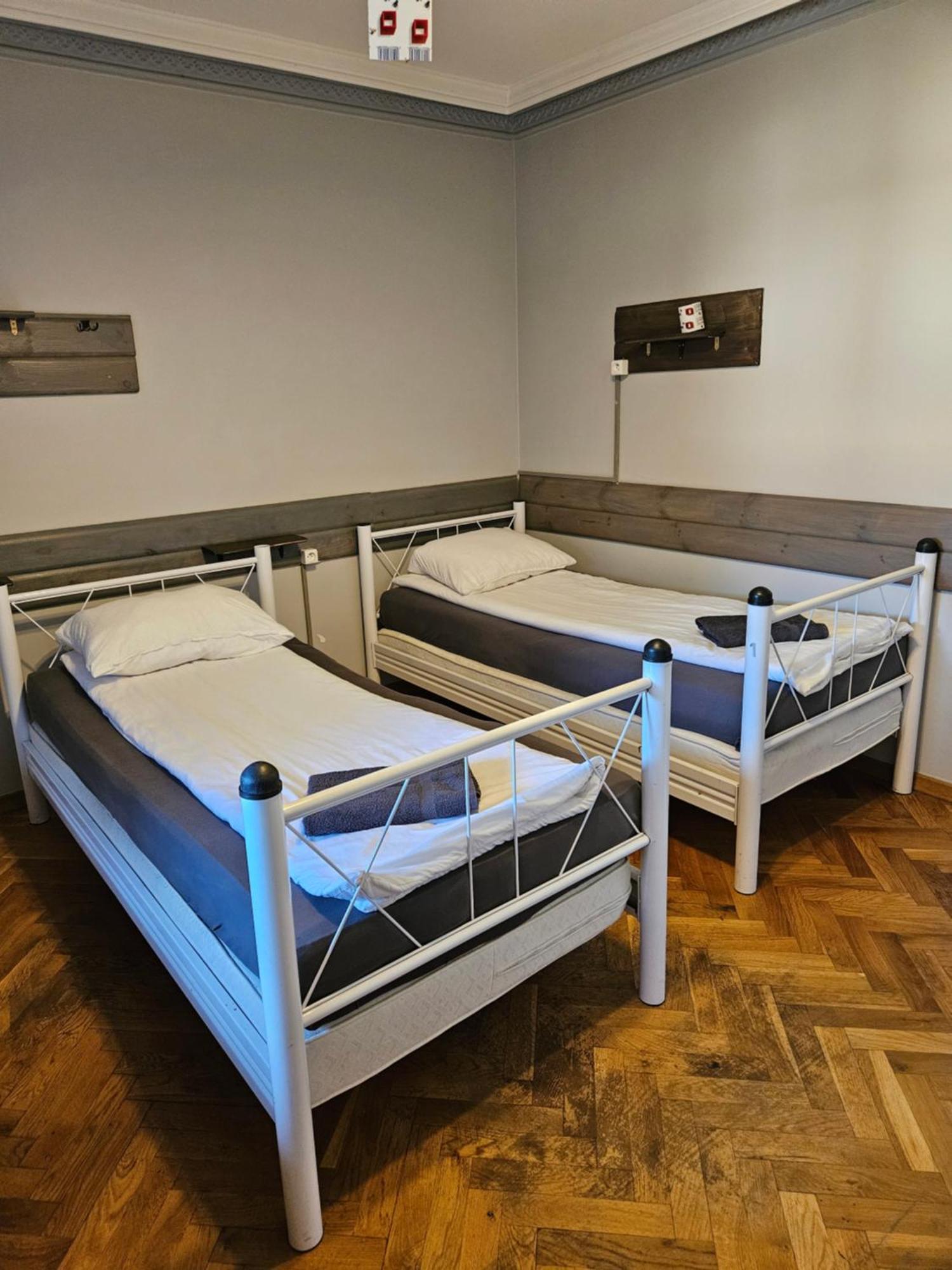 Pokoje Pracownicze Кімнати Для Працівників,Гуртожиток Swarzędz Exterior foto
