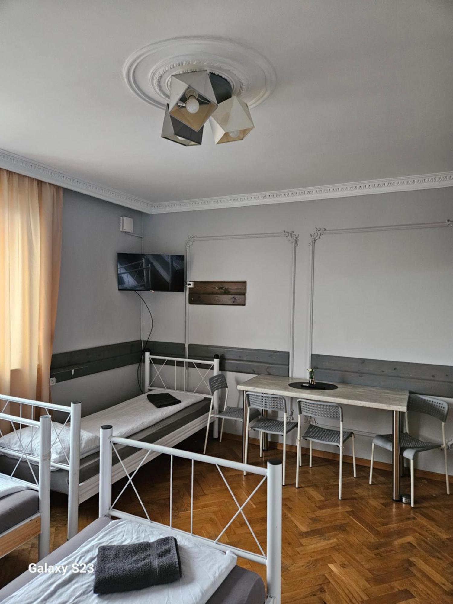 Pokoje Pracownicze Кімнати Для Працівників,Гуртожиток Swarzędz Exterior foto