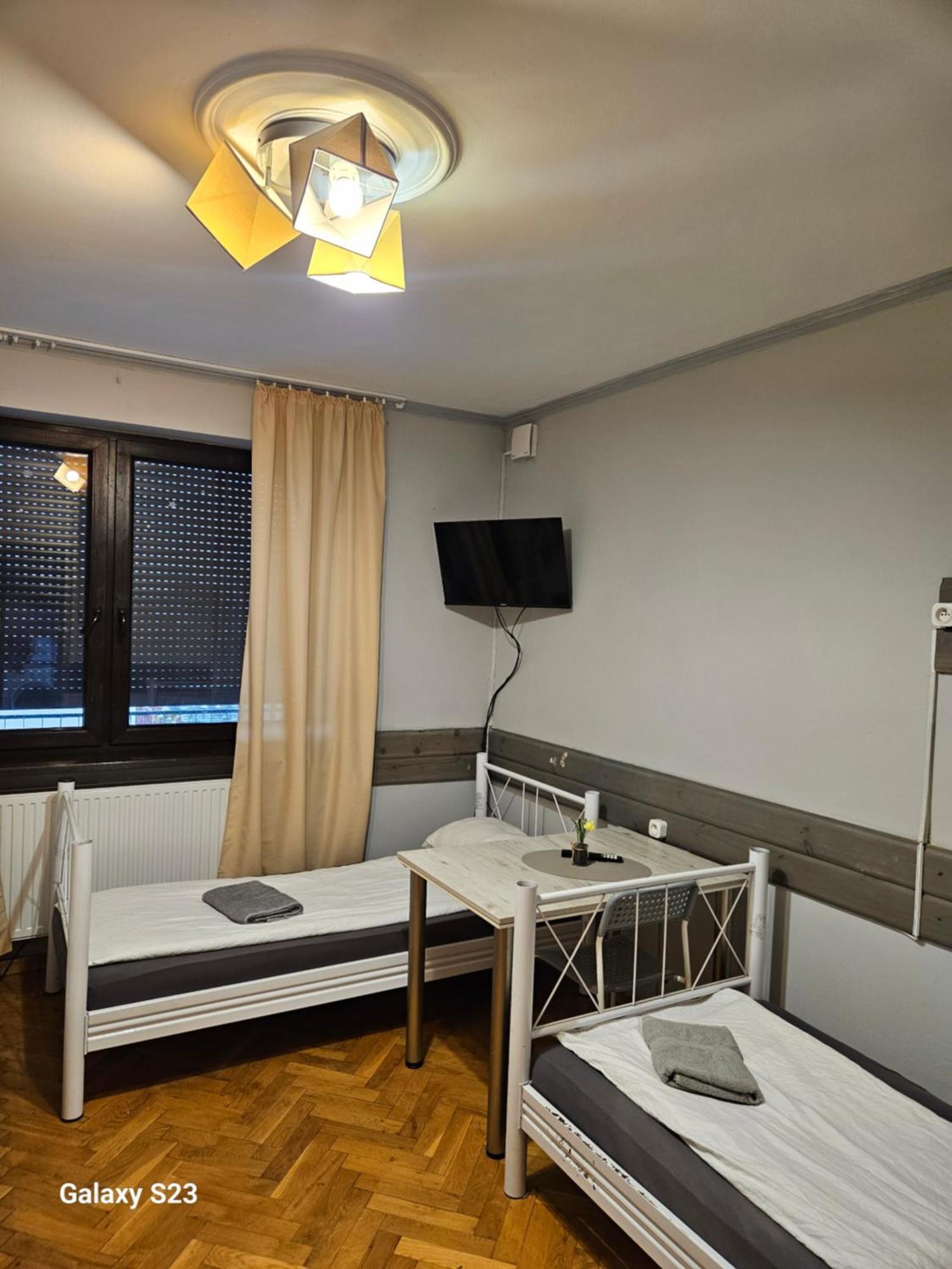 Pokoje Pracownicze Кімнати Для Працівників,Гуртожиток Swarzędz Exterior foto